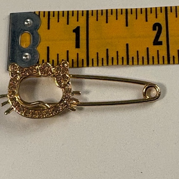 Hello Kitty Gold Tone Rhinestone Pin - Picture 2 of 3